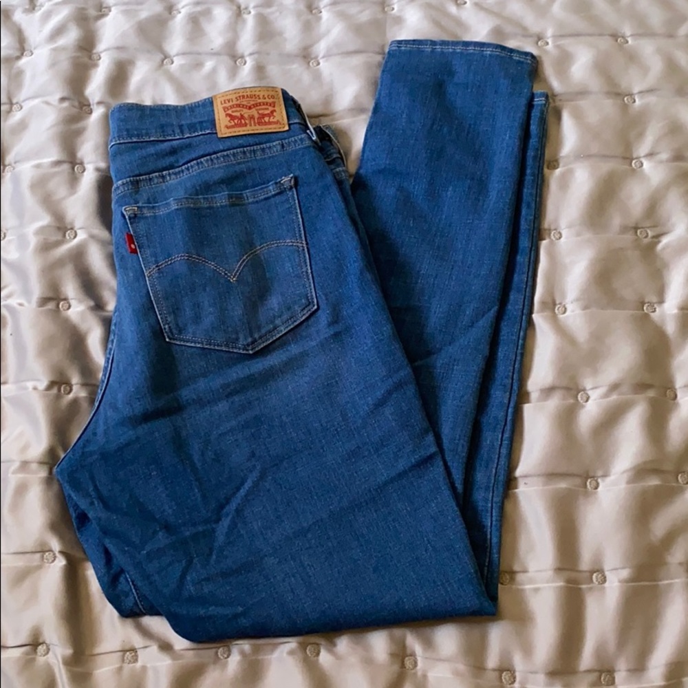 711 Skinny Levi’s